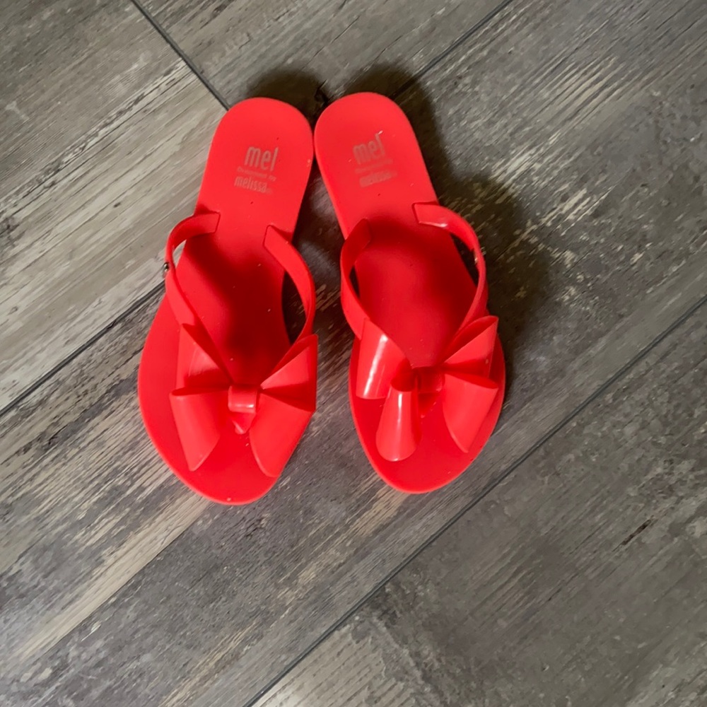 Hot pink kids mini Melissa flip flops
